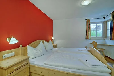 Ruhiges Chalet mit Swimmingpool in...