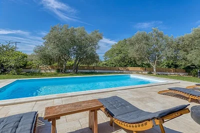 Agatta mit privatem Pool