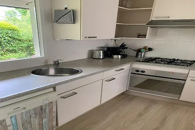 Sonniger Garten-Retreat-Bungalow