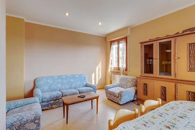 Elegante appartamento con piscina