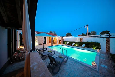 Villa con piscina privata e terrazza