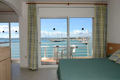 Appartement in Estartit met zeestrand