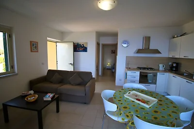 Gemütliche Wohnung in Parghelia mit Terrasse