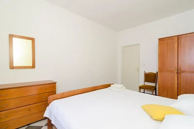 Holiday Home Blue Vineyard- Three Bedroom Hou...