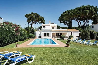 4BR Villa Near Vilamoura Old Course