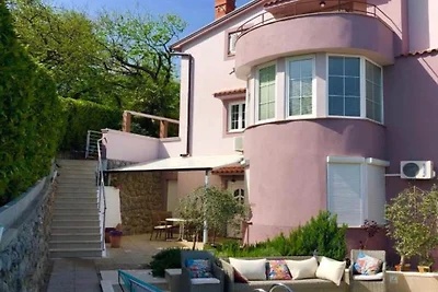 Two bedroom apartment with sea view