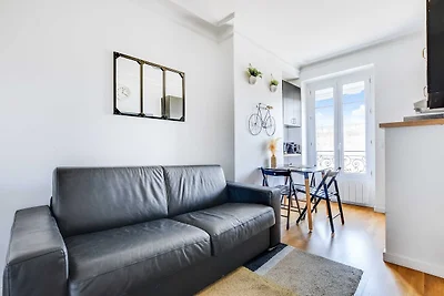 Modern appartement met 1 slaapkamer en 4 plaa...