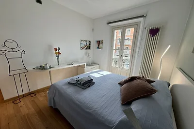 Prachtig licht appartement met 2 balkons