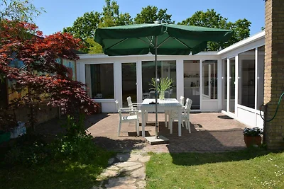 Bungalow in Sint Maartenszee am Strand