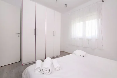 Moderne Ferienwohnung in Meeresnähe in Kaštel...