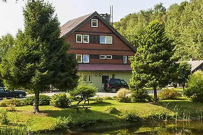 Połowa domu wakacyjnego, duży ogród, taras,...