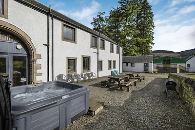 Scheunen-Ferienhaus mit Whirlpool