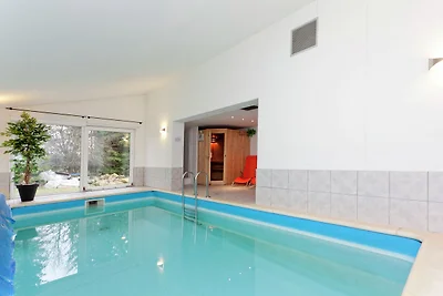 Ferienhaus in Elend mit privatem Pool