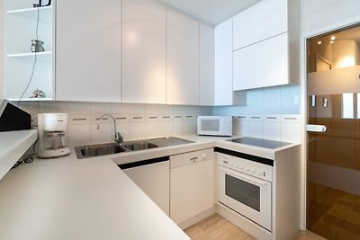 Appartement, woonkamer met uitzicht op zee