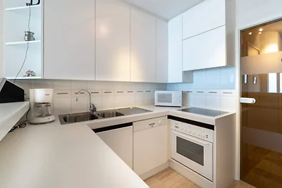 Appartement, woonkamer met uitzicht op zee
