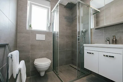 Spacious Luxury Trogir Apartments - Classic T...