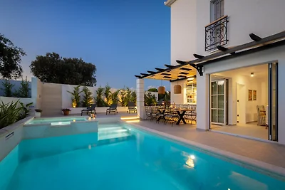 Villa Verde Ražanj mit beheiztem Pool