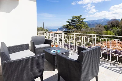 Villa a Sorrento con Piscina e Spiaggia