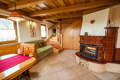 Vivid Hillside Country House with Hot-Tub and...
