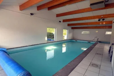 Sonniges Ferienhaus mit Pool