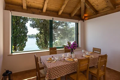 Villa mit 1 Zimmer und Terrasse