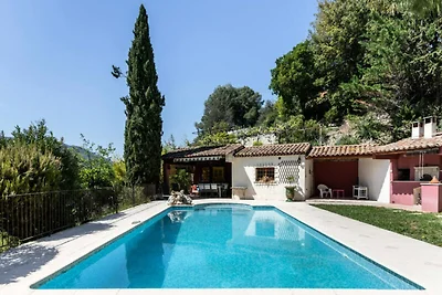 Villa bei Nizza mit Pool und Garten