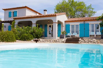 Villa moderna a Camplong con piscina privata