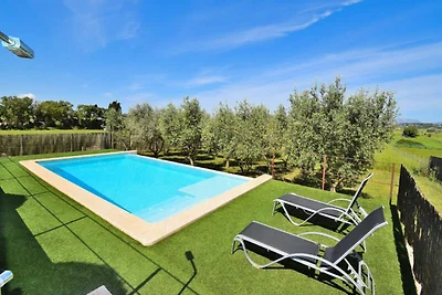 Haus in Maria de la Salut mit Pool