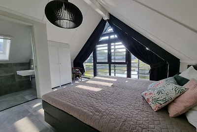 Wasservilla in Balk mit eigenem Steg