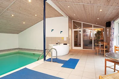 12 Personen Ferienhaus in Væggerløse-By Traum