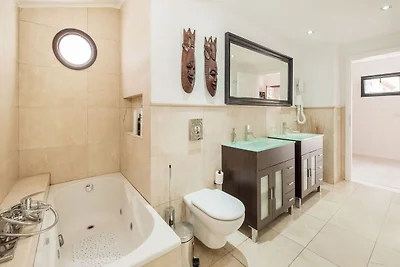 Belvilla von OYO Villa Aloe