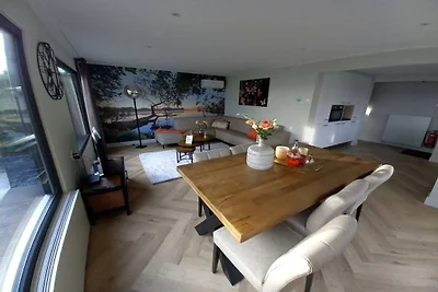 Ferienhaus in Dordrecht mit Terrasse