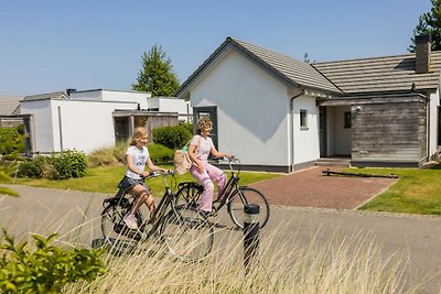 Freistehendes, einstöckiges Haus, wenige Schr...