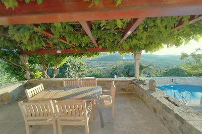 Glicinia mit Hydromassage-Pool