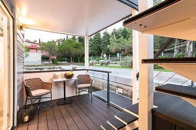 Traumhaftes Hausboot am Meer mit Terrasse