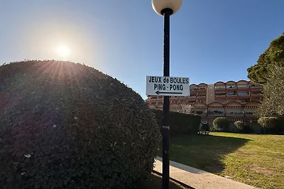 Apartment mit Zugang zu Garten und Pool