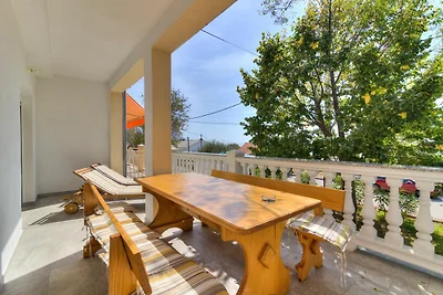 Apartment in Senj Lika-Karlovac mit Terrasse