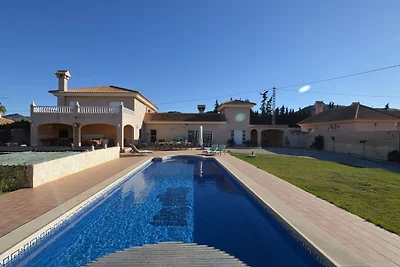 Geräumige Villa mit privatem Pool in El Algar