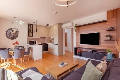 Apartment Floramye - Three Bedroom Apartment ...