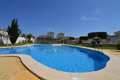Moderna casa vacanze a Valencia con piscina