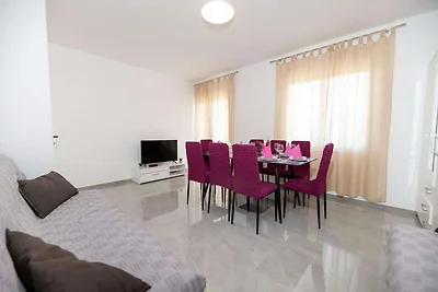 Apartment Zora in Seline am Meer, Kiesstrand