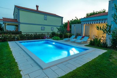 Piękny dom wakacyjny z prywatnym basenem, ogr...