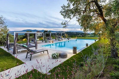 10 Bedrooms Villa in Lucca with pool