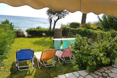 Cosy Holiday Home on Corfu directly by the...