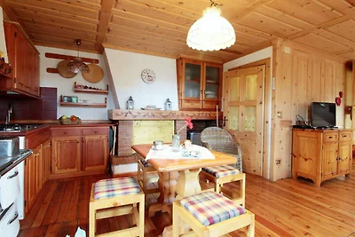 Hervorragende Berghütte aus Holz zwischen Ven...