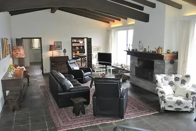 Ferienhaus in Brissago mit Schwimmbecken