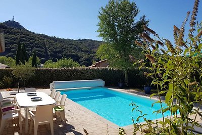 Villa moderna nell'Ardèche con piscina