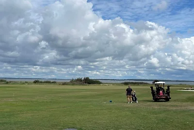 Strandflucht in der Ho-Bucht -- By Traum...