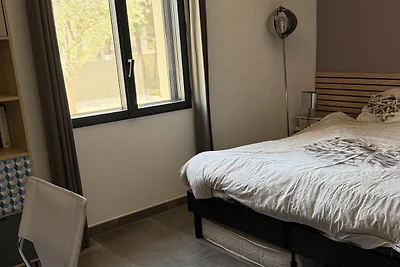 Villa mit Pool und Jacuzzi nahe Châteauneuf-d...