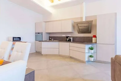 Ferienwohnung in Salò mit Schwimmbecken